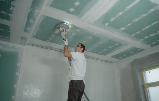 Plaque de plafond hydrofuge - Matériaux innovant pour prévenir les fuites d'eau