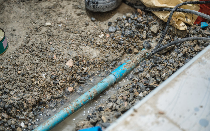 Comment détecter une fuite d’eau dans une canalisation enterrée ?