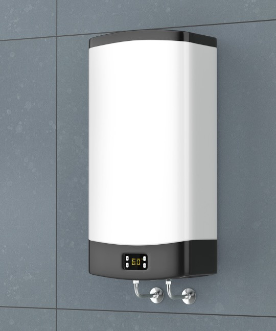 Chauffe-eau électrique sur mur gris