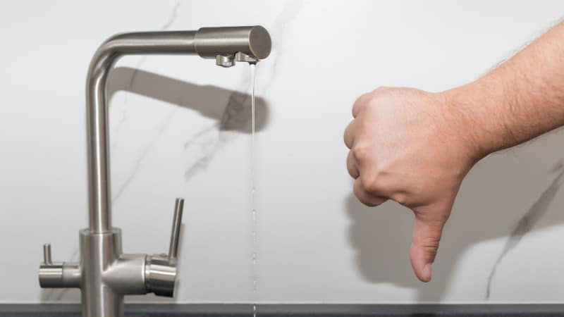 Pas de pression eau chaude : diagnostic et solutions expertes en Île-de-France