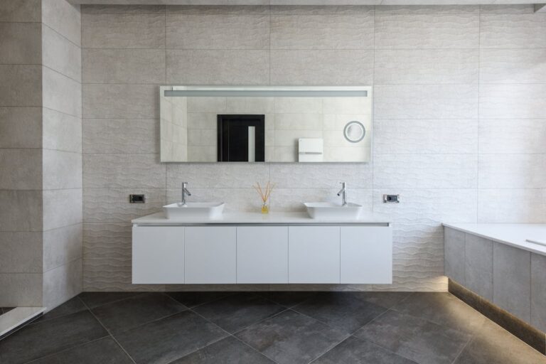 Salle de bain moderne Bruno Plombier Chauffagiste